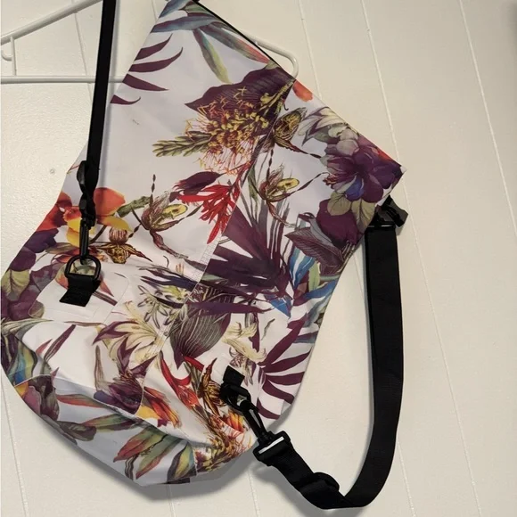 Vibrant Floral backpack Bag - Picture 2 of 9